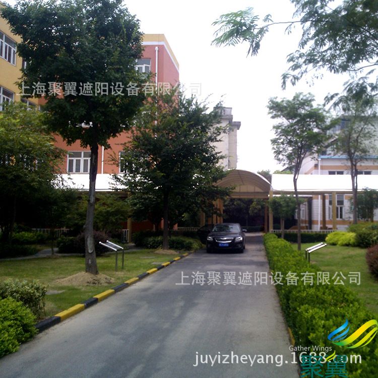 學校走廊雨棚-美化環境的木柱膜結構走廊雨棚-遮陽防雨走廊