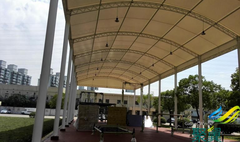 浦東體育館遮陽棚施工案例 膜結(jié)構(gòu)遮陽棚定制 可免費測量